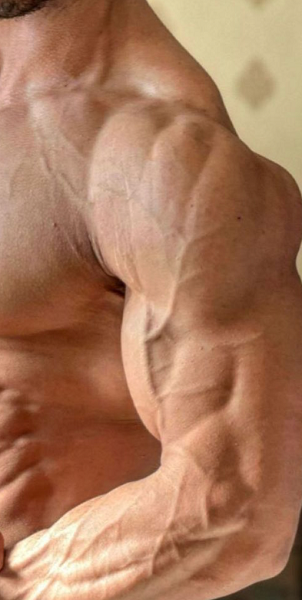 testosterone-propionate-muscular-biceps